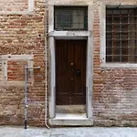 Lägenhet Lucky House Between Rialto And San Marco *